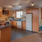 Bridge 22, Within Walking Distance Of Town Centre, Strictly No Pets Casa de Férias *