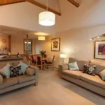 Bridge 22, Within Walking Distance Of Town Centre, Strictly No Pets * Keswick (Cumbria)