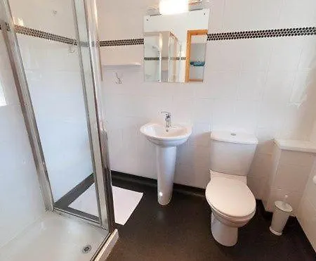 Bridge 22, Within Walking Distance Of Town Centre, Strictly No Pets Semesterbostad