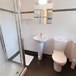 Bridge 22, Within Walking Distance Of Town Centre, Strictly No Pets Tatil Evi