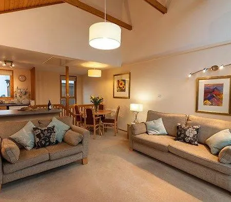 Bridge 22, Within Walking Distance Of Town Centre, Strictly No Pets * Keswick (Cumbria)